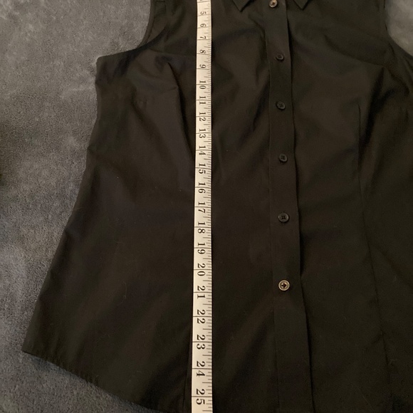 FULL OUTFIT -- Pants with Sleeveless Top and Earrings - Picture 4 of 14